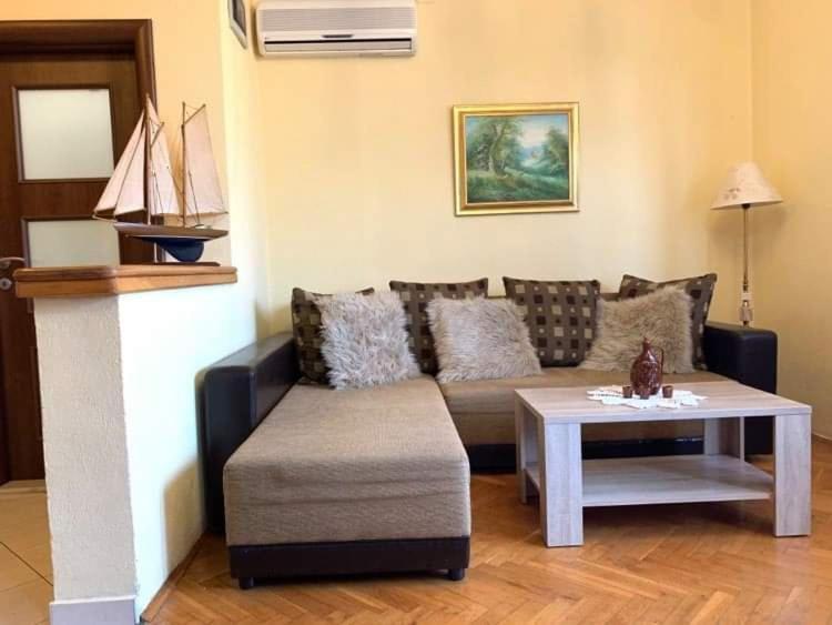 Fresh Apartments Dar Orlic Trogir Kültér fotó